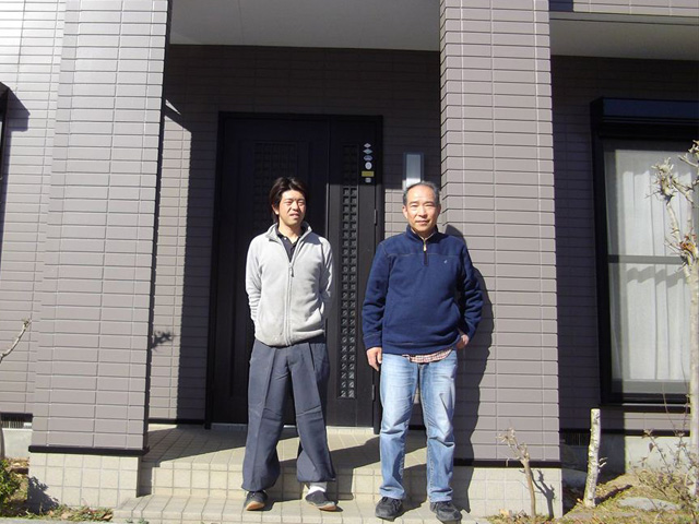 I様とエースペイントさんのツーショット写真